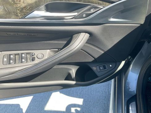 Used 2022 BMW 530e w/ M Sport Package image 14