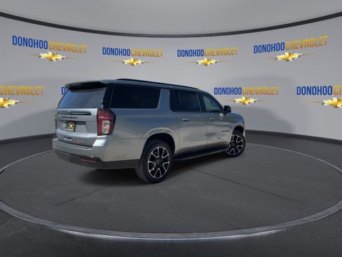 Used 2023 Chevrolet Suburban RST w/ Luxury Package image 11