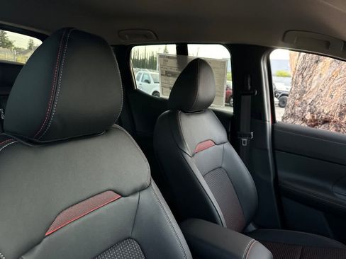 New 2026 Nissan Kicks SR FWD image 18