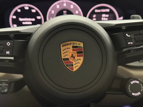 Used 2025 Porsche 911 Carrera RWD image 73