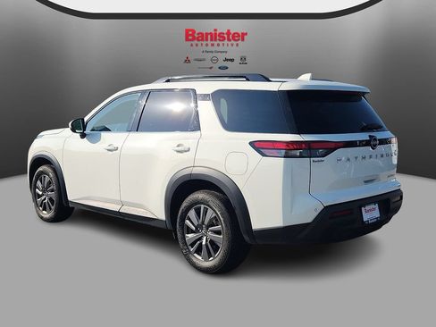 Used 2024 Nissan Pathfinder SV AWD/4WD image 6