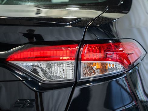 Used 2023 Toyota Corolla SE FWD image 6