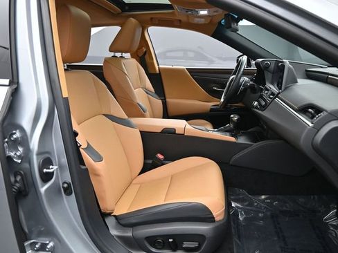Certified 2022 Lexus ES 350 w/ Premium Package FWD image 37