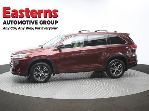 Used 2018 Toyota Highlander Plus AWD/4WD image 58