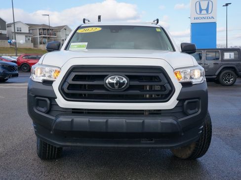 Used 2022 Toyota Tacoma SR image 4