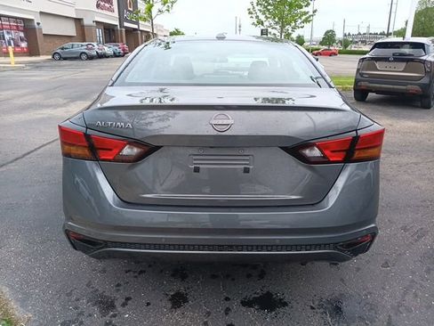 Certified 2025 Nissan Altima 2.5 SV FWD image 3