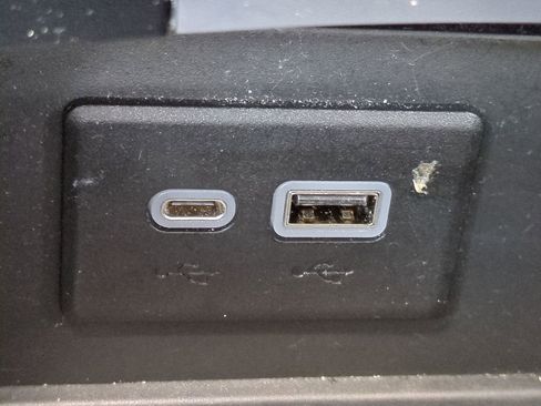 Used 2022 Buick Envision Essence w/ Safety Package image 21