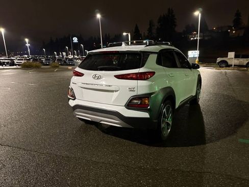 Used 2021 Hyundai Kona Limited image 3