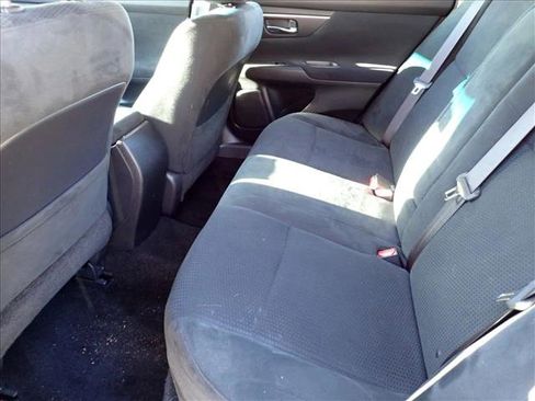 Used 2015 Nissan Altima 2.5 S w/ Sport Value Package image 8