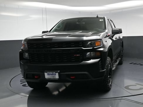 Used 2021 Chevrolet Silverado 1500 Custom Trail Boss w/ Midnight Edition AWD/4WD image 5