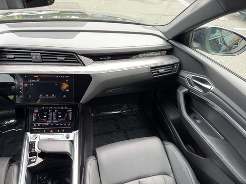 Used 2024 Audi Q8 e-tron Prestige w/ Prestige Package AWD/4WD image 30
