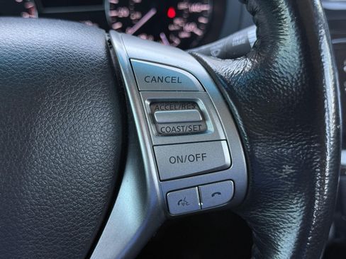Used 2013 Nissan Altima 2.5 SV FWD image 31