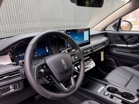 New 2026 Lincoln Corsair Premiere image 9