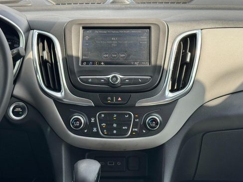 Used 2022 Chevrolet Equinox LT FWD image 16