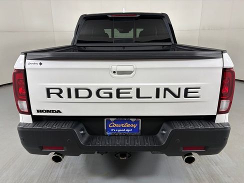 Used 2025 Honda Ridgeline Black Edition image 7