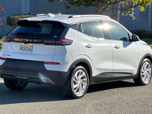 Used 2022 Chevrolet Bolt EUV LT image 4