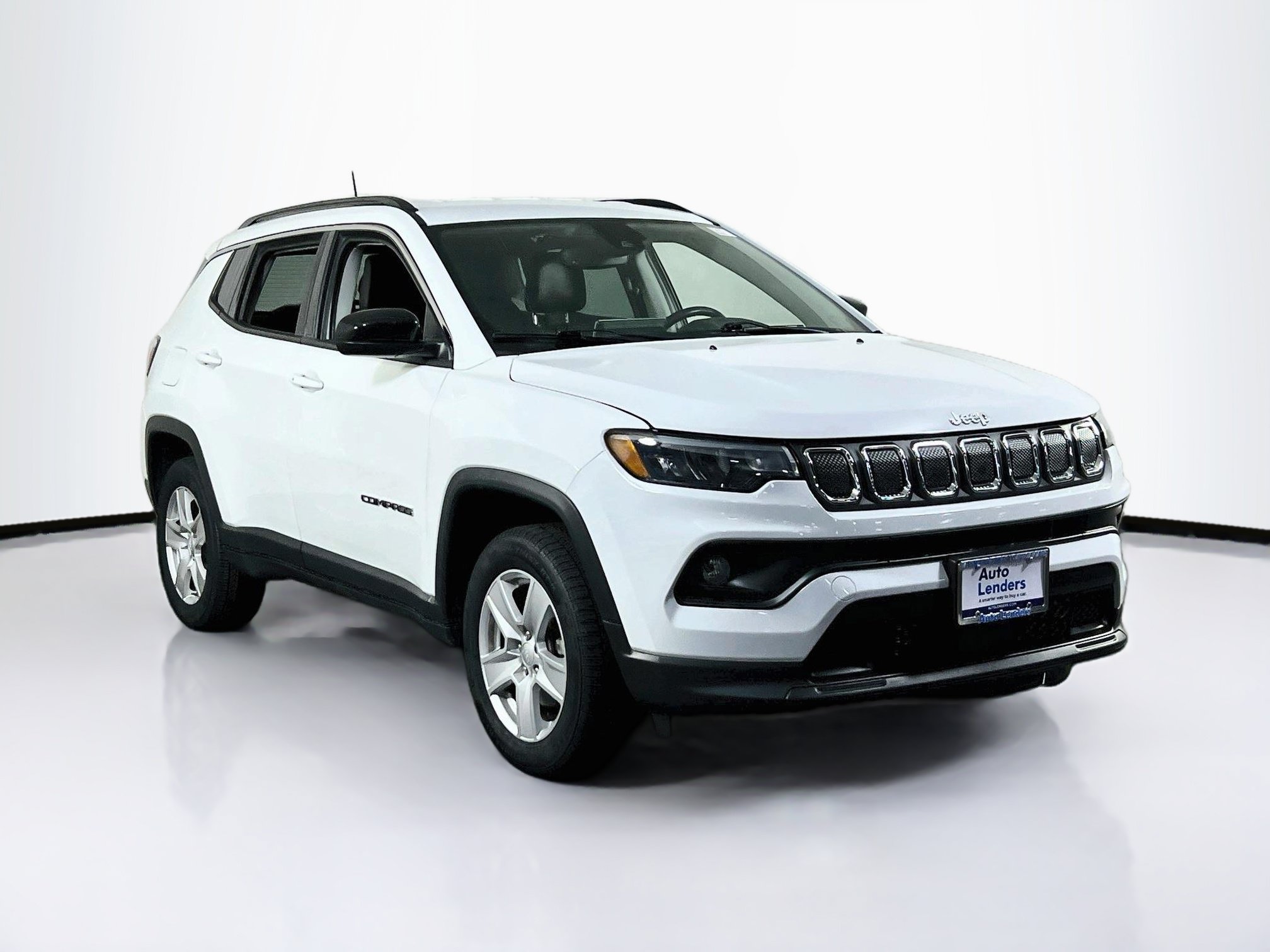 Used 2022 Jeep Compass Latitude w/ Convenience Group AWD/4WD image 3