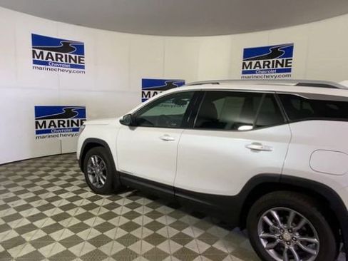Certified 2024 GMC Terrain SLT w/ Infotainment Package II image 8
