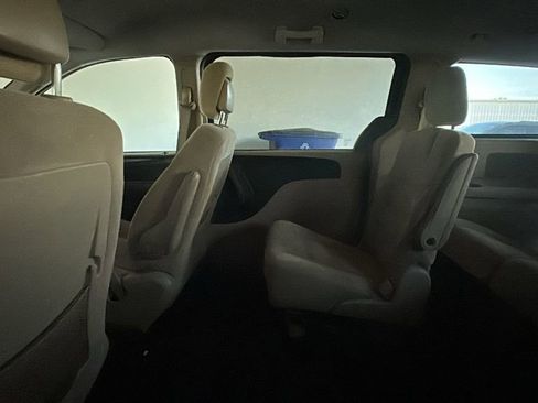 Used 2016 Dodge Grand Caravan SE w/ Quick Order Package 29E SE FWD image 4