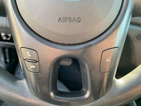 Used 2011 Kia Forte EX image 19