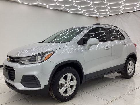 Used 2018 Chevrolet Trax LT w/ LT Convenience Package image 6