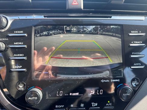 Used 2019 Toyota Camry XSE image 18