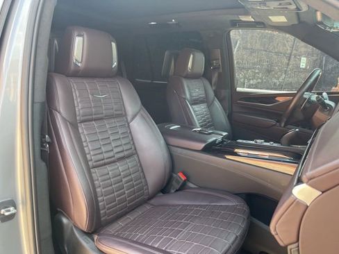 Used 2023 Cadillac Escalade V AWD/4WD image 21