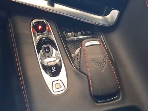 Used 2022 Chevrolet Corvette Stingray Premium Cpe w/ Z51 Performance Package RWD image 13