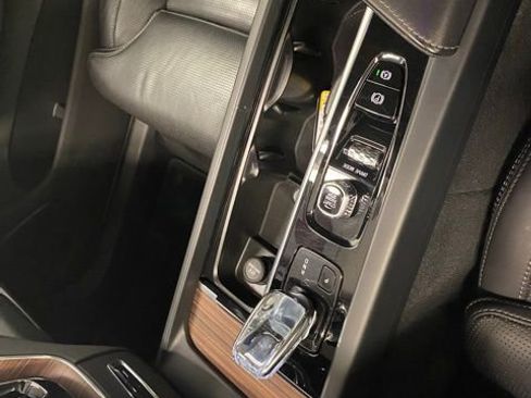 Used 2020 Volvo XC60 T8 Inscription w/ Protection Package image 12