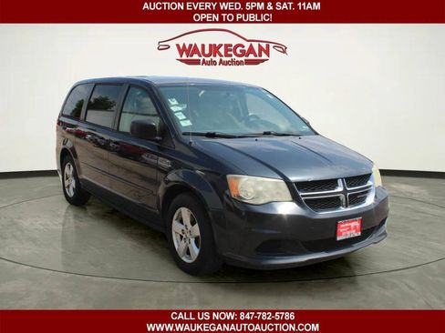 Used 2013 Dodge Grand Caravan SE FWD image 3