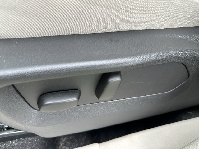 Used 2023 Buick Envision Avenir AWD/4WD image 17