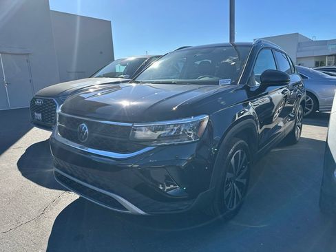 Used 2022 Volkswagen Taos SE AWD/4WD image 3
