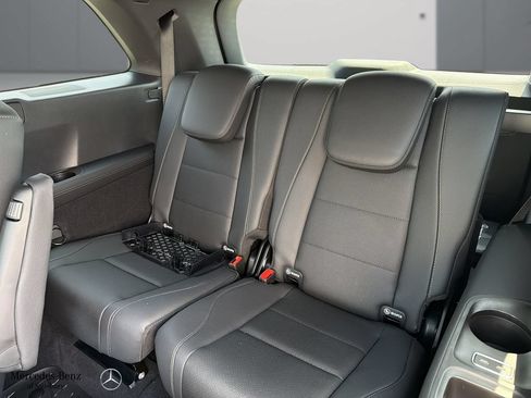Used 2025 Mercedes-Benz GLS 450 4MATIC image 17