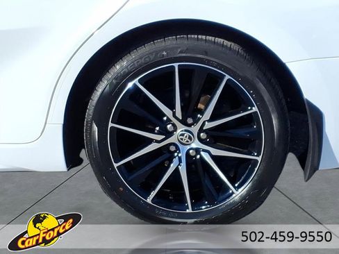 Used 2022 Toyota Camry SE image 4