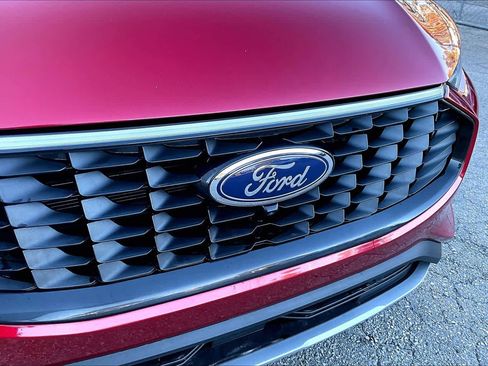 Certified 2023 Ford Escape SE w/ PHEV Premium Package image 29