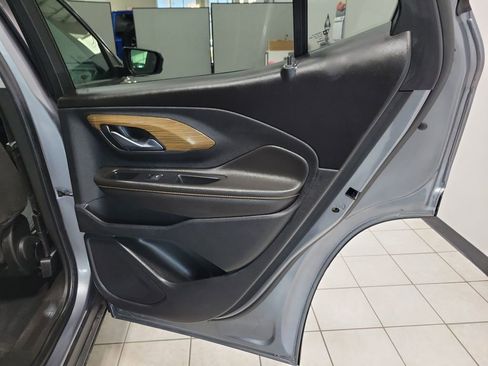 Used 2020 GMC Terrain SLE w/ Driver Convenience Package image 19