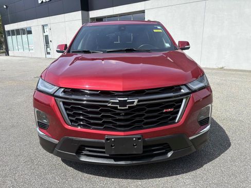 Used 2023 Chevrolet Traverse RS AWD/4WD image 2
