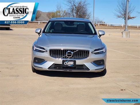 Used 2022 Volvo S60 B5 Inscription w/ Climate Package image 4