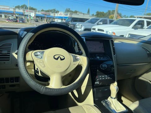 Used 2014 INFINITI QX70 3.7 w/ Premium Package image 15