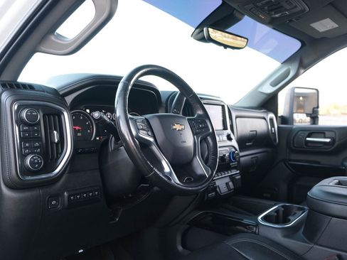 Used 2020 Chevrolet Silverado 2500 LTZ w/ LTZ Premium Package image 15