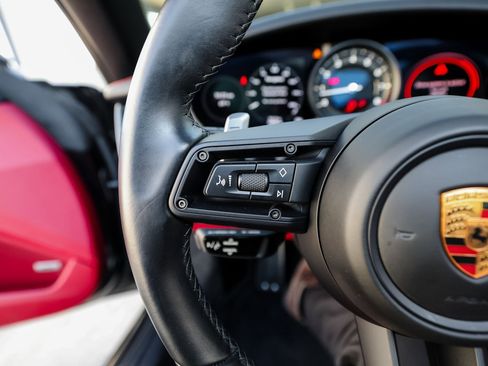 Certified 2021 Porsche 911 Targa 4S image 17