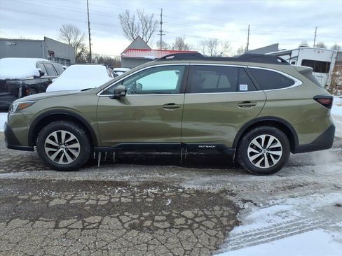 Used 2021 Subaru Outback Premium image 2