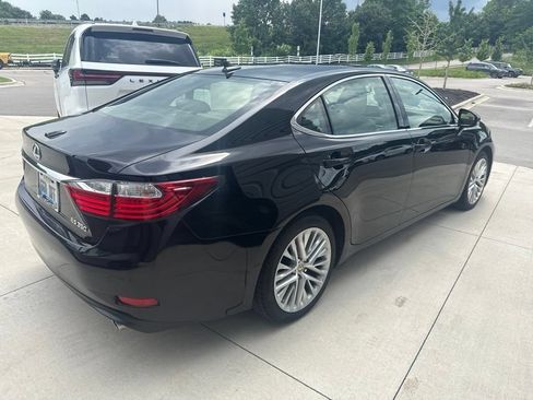 Used 2015 Lexus ES 350 w/ Ultra Luxury Package FWD image 3