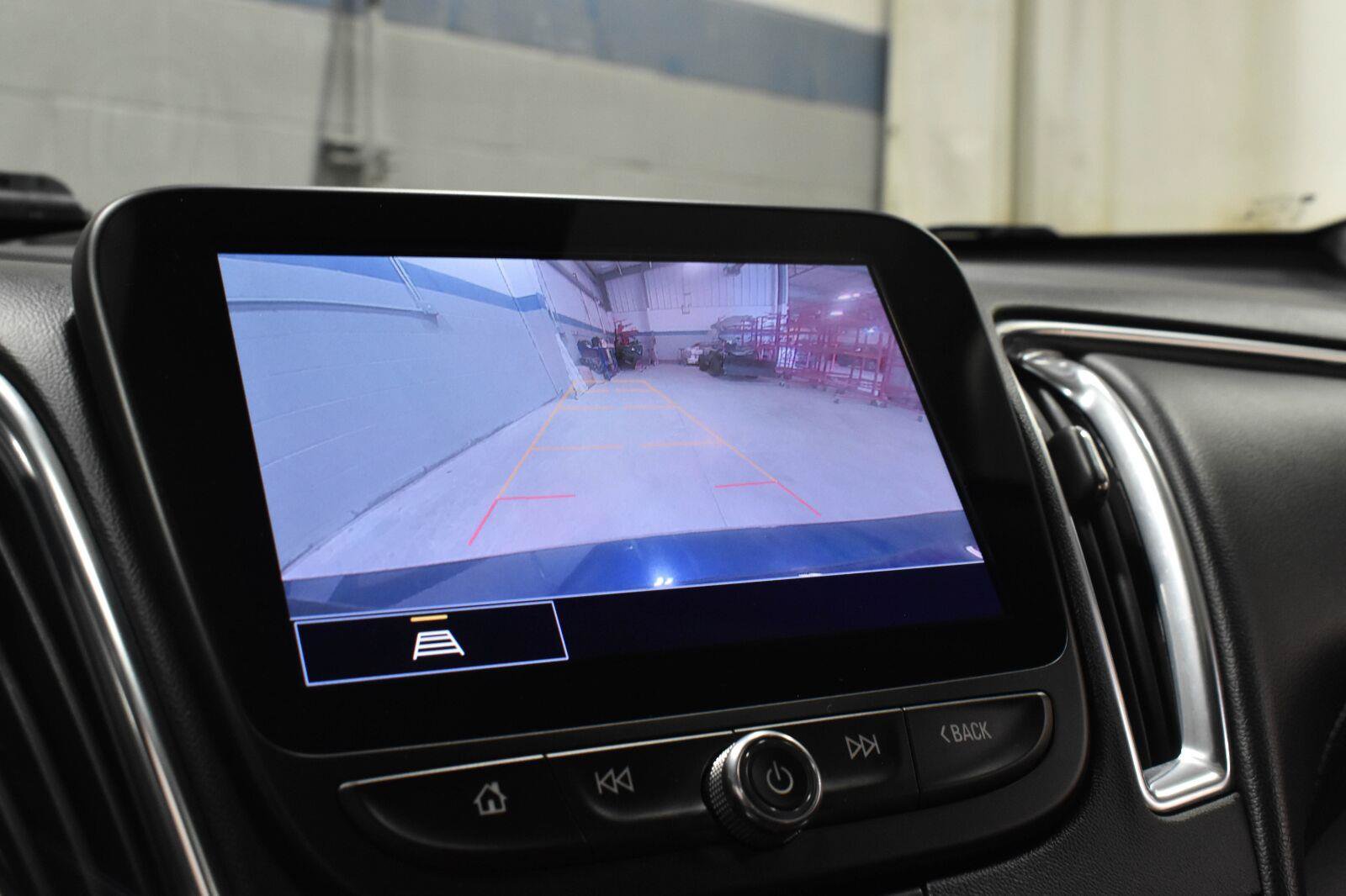 Used 2022 Chevrolet Malibu Premier FWD image 18