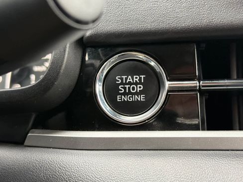 Used 2024 Mitsubishi Outlander SE image 26