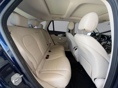 Used 2021 Mercedes-Benz GLC 300 image 17
