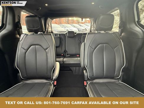 Used 2026 Chrysler Pacifica Limited image 31