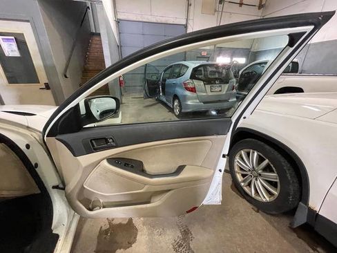 Used 2011 Kia Optima LX image 30