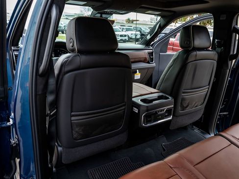 Used 2026 GMC Sierra 3500 Denali Ultimate image 33