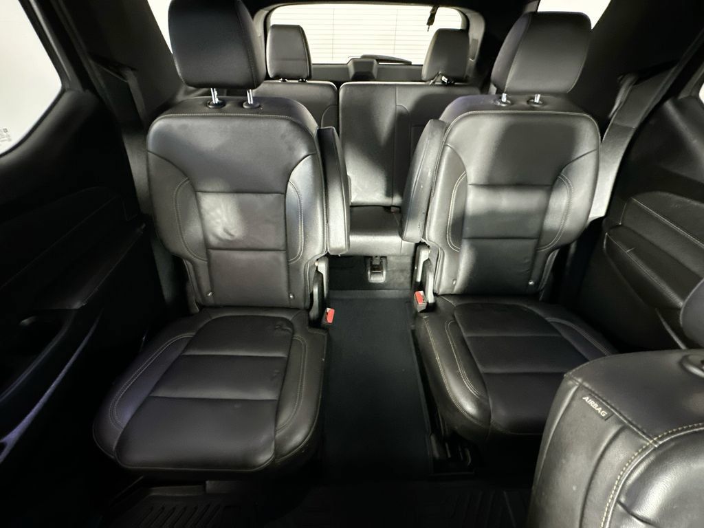 Used 2023 Chevrolet Traverse LT AWD/4WD image 13